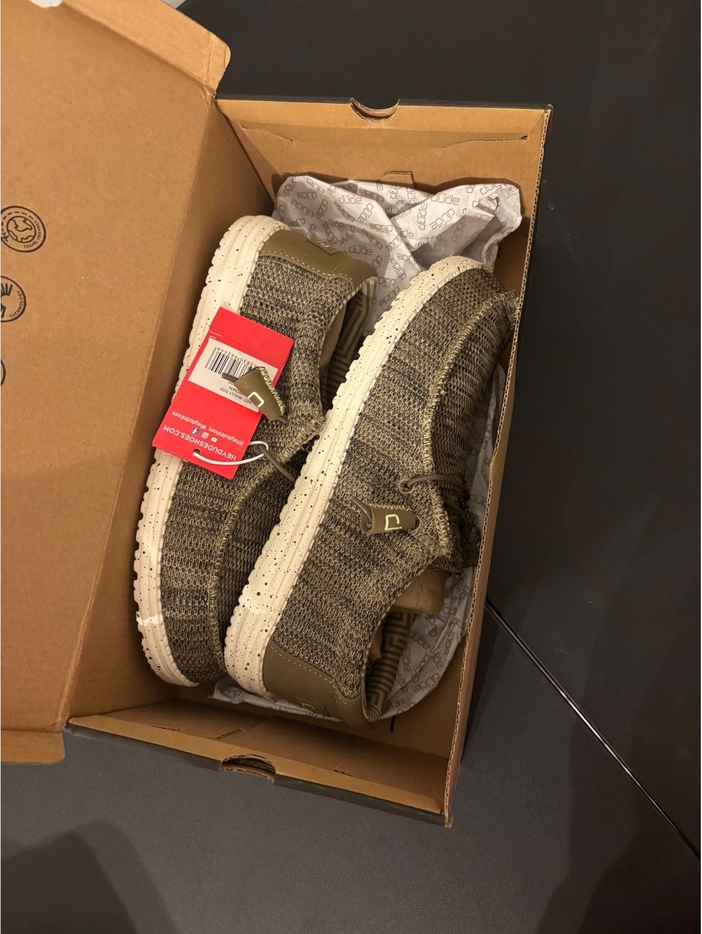 {Hey Dude}{US Men's Size 8}